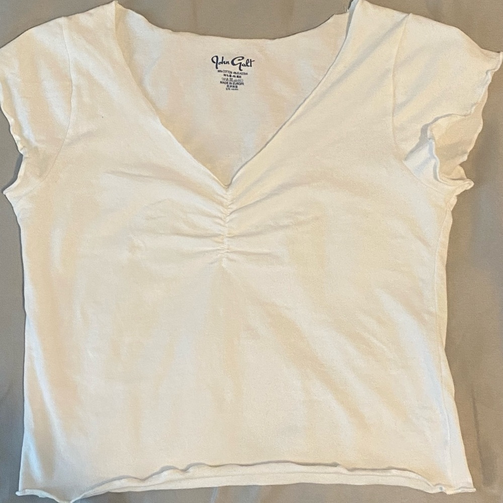 White v-neck top from Pacsun, size S, never worn, good condition